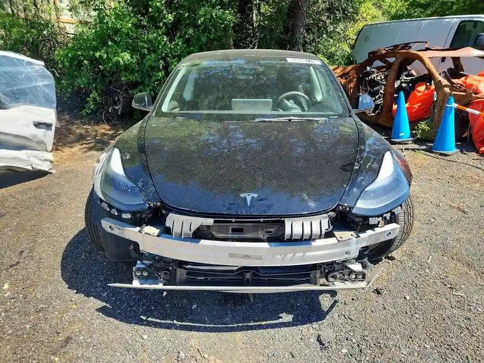 5YJ3E1EA1PF434946 2023 TESLA MODEL 3-4