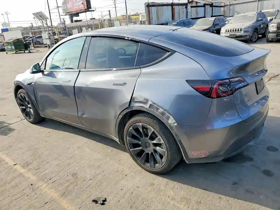 7SAYGAEE6SF219870 2025 TESLA MODEL Y-1