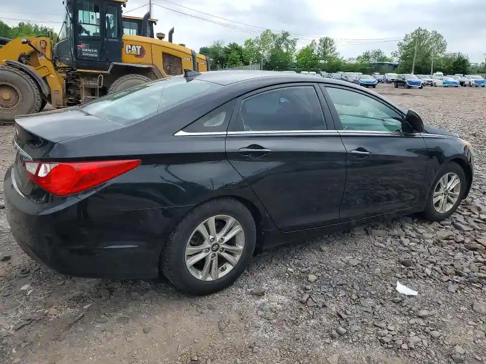 5NPEB4AC8DH703953 2013 HYUNDAI SONATA-2