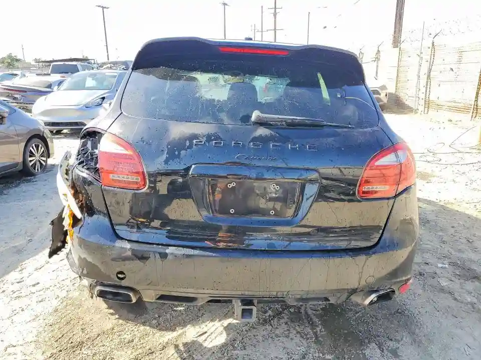 WP1AA2A20BLA02506 2011 PORSCHE CAYENNE-5