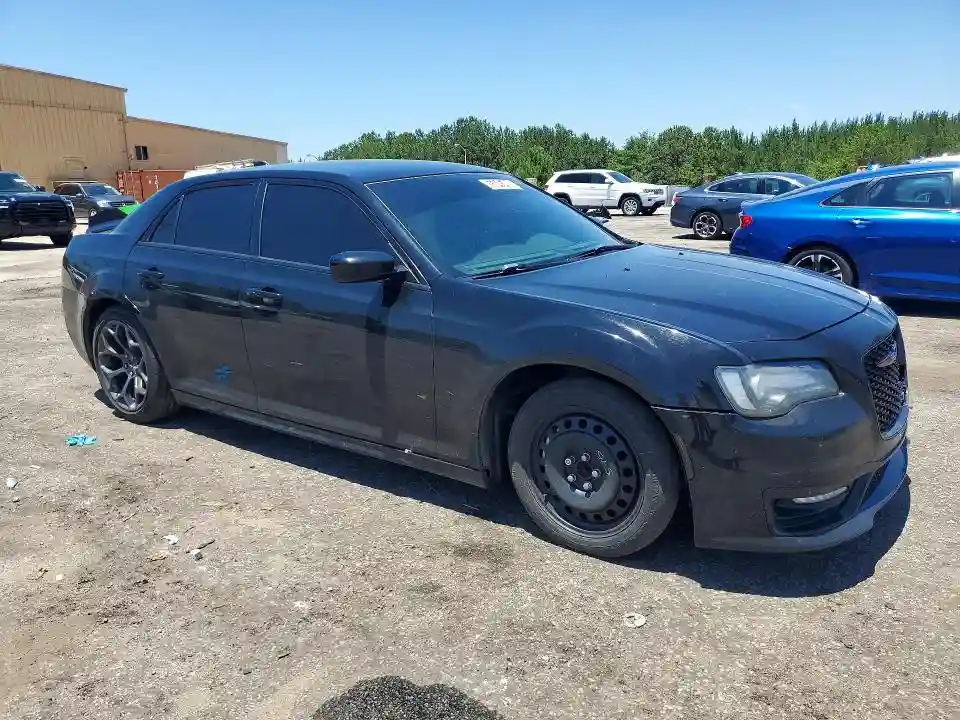 2C3CCABG2JH231570 2018 CHRYSLER 300-3