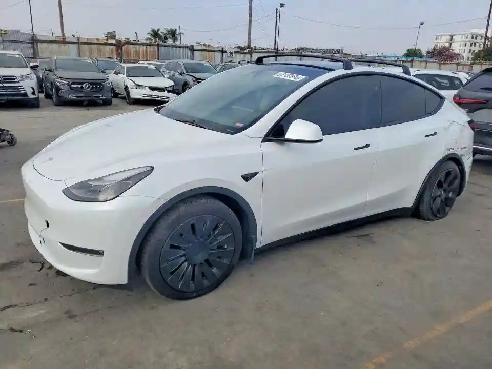 7SAYGAEE1PF881184 2023 TESLA MODEL Y-0