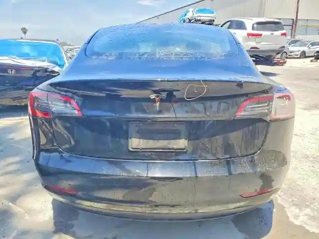 5YJ3E1EA7NF290882 2022 TESLA MODEL 3-5