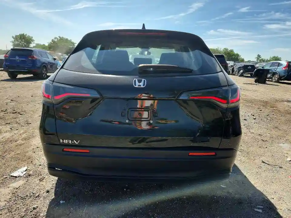 3CZRZ1H39SM750556 2025 HONDA HR-V-5