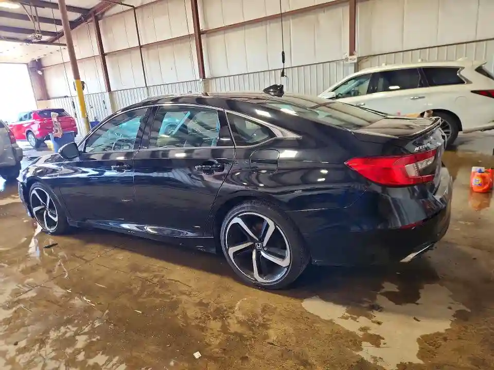 1HGCV2F3XJA051837 2018 HONDA ACCORD-1