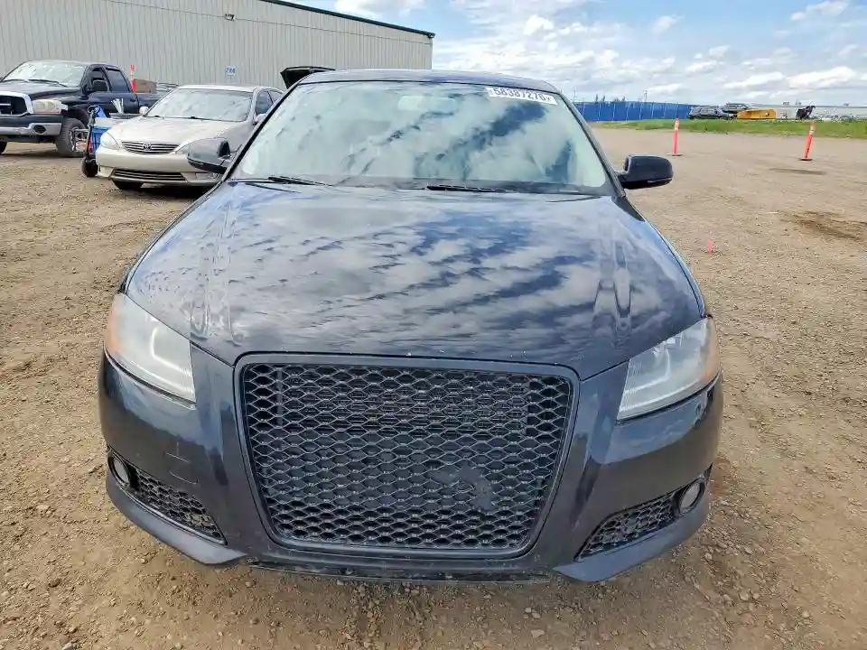 WAUEFCFM3BA120031 2011 AUDI A3-4