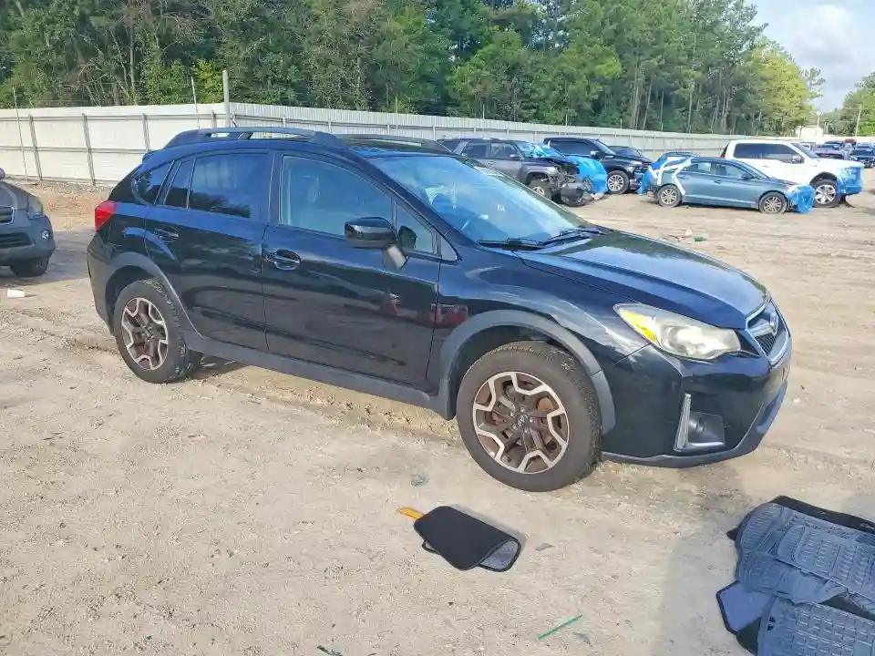 JF2GPABC6H8200483 2017 SUBARU CROSSTREK-3