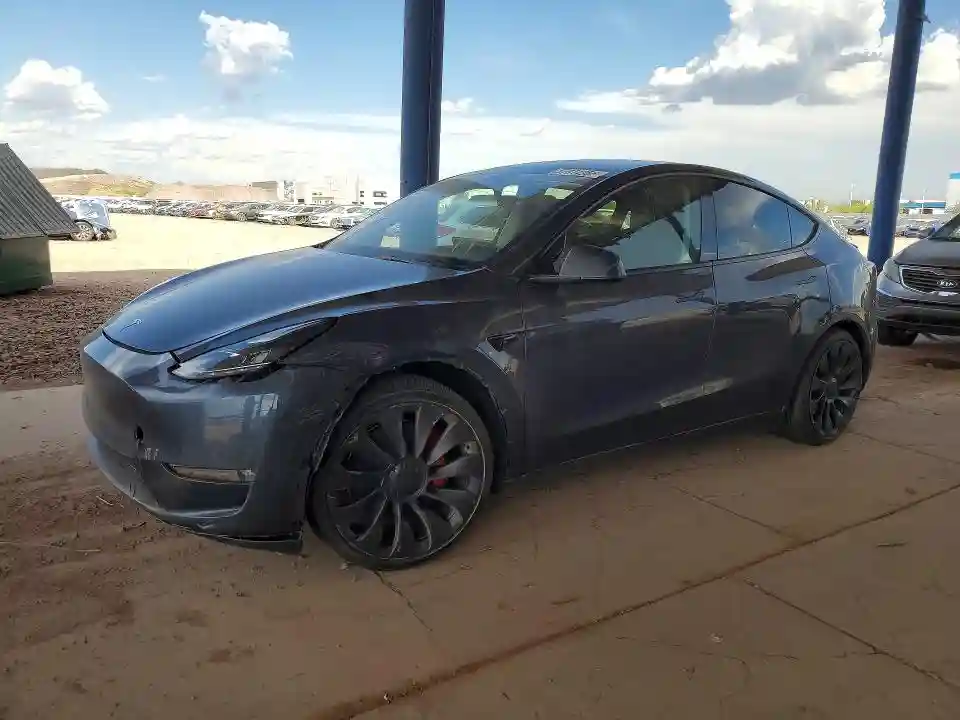 7SAYGDEF7PF756281 2023 TESLA MODEL Y-0