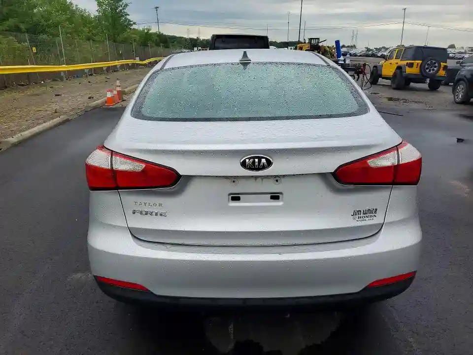 KNAFX4A62F5340498 2015 KIA FORTE-5