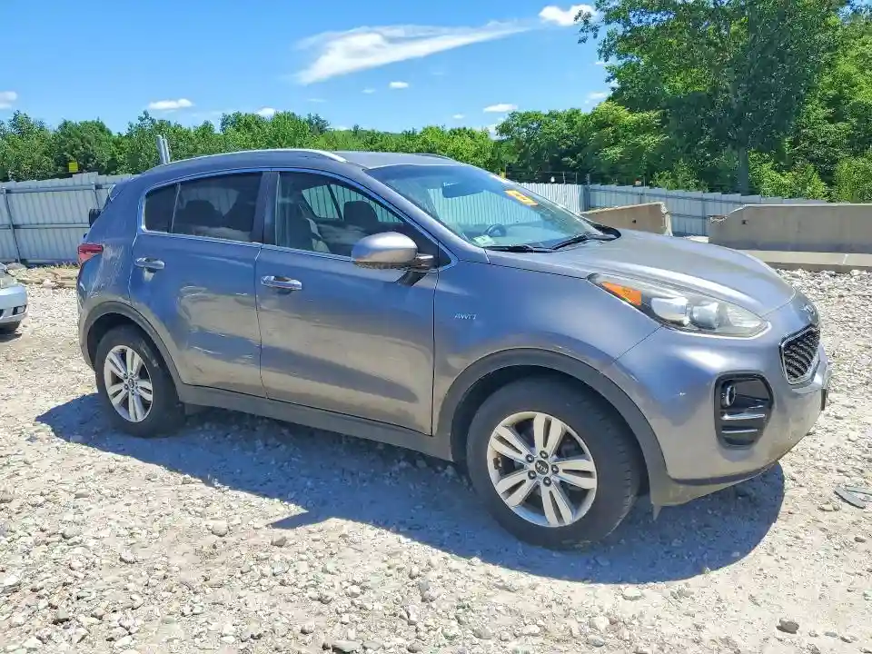 KNDPMCAC1J7395537 2018 KIA SPORTAGE-3