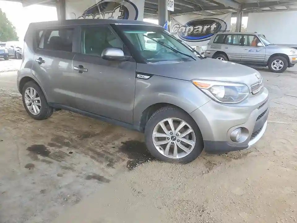 KNDJP3A5XJ7577011 2018 KIA SOUL-3