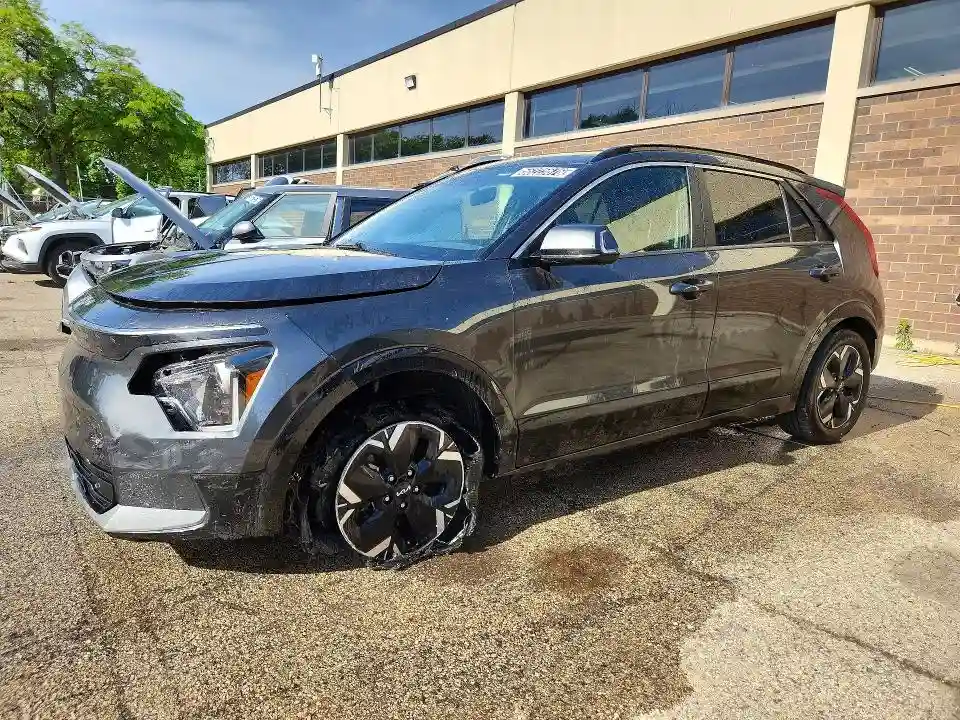 KNDCR3L17P5045295 2023 KIA NIRO-0
