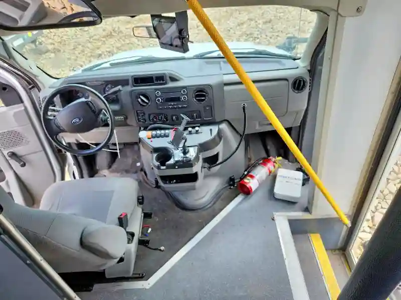 1FDFE4FS2HDC13978 2017 FORD ECONOLINE-4