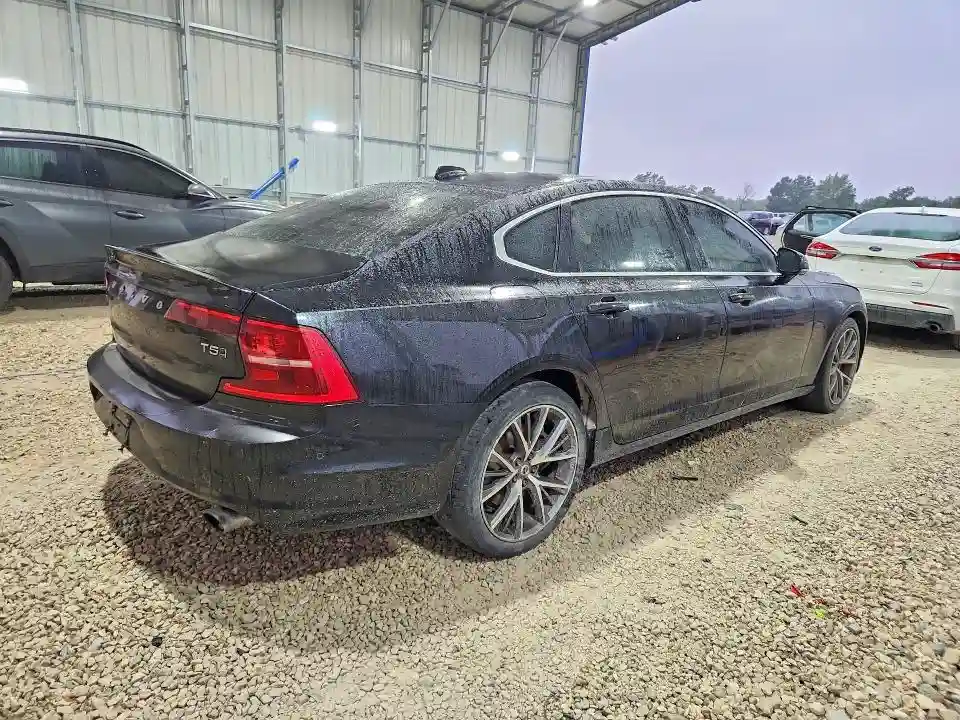 LVY982MKXJP030342 2018 VOLVO S90-2