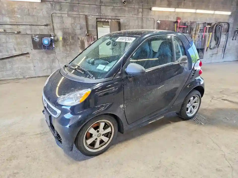 WMEEJ3BA2DK637865 2013 SMART FORTWO-0