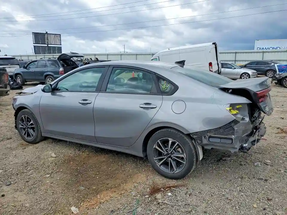 3KPF24AD3RE722810 2024 KIA FORTE LXS-1