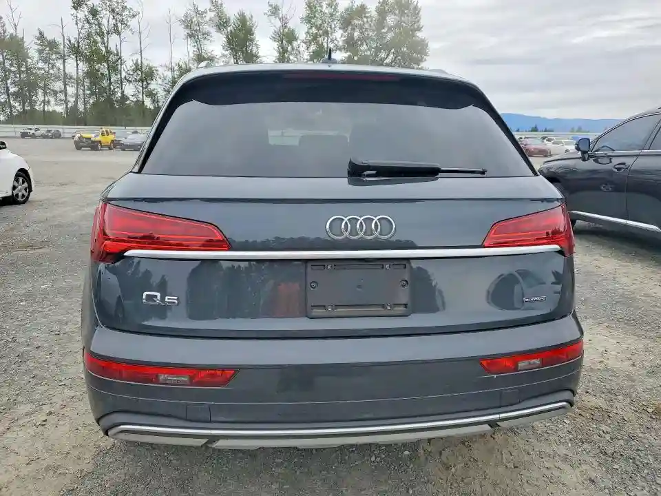 WA1BAAFY2M2072072 2021 AUDI Q5-5