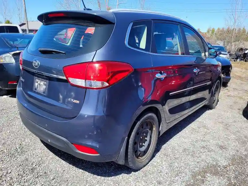 KNAHU8A37E7035306 2014 KIA RONDO-3