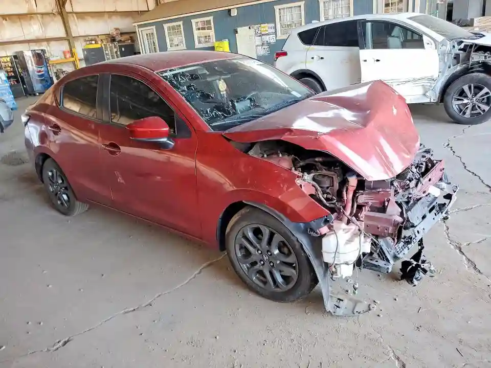 3MYDLBYV9KY525752 2019 TOYOTA YARIS-3