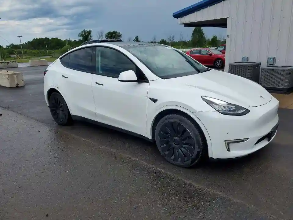 7SAYGDEE1PF611177 2023 TESLA MODEL Y-3