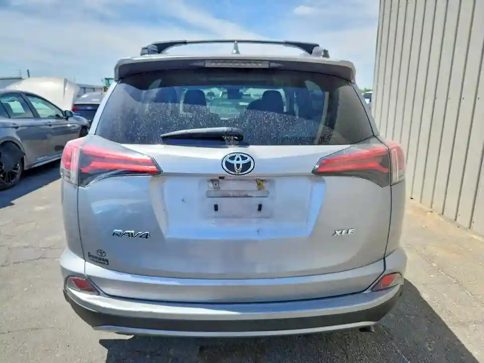 2T3WFREV1JW463084 2018 TOYOTA RAV4-5