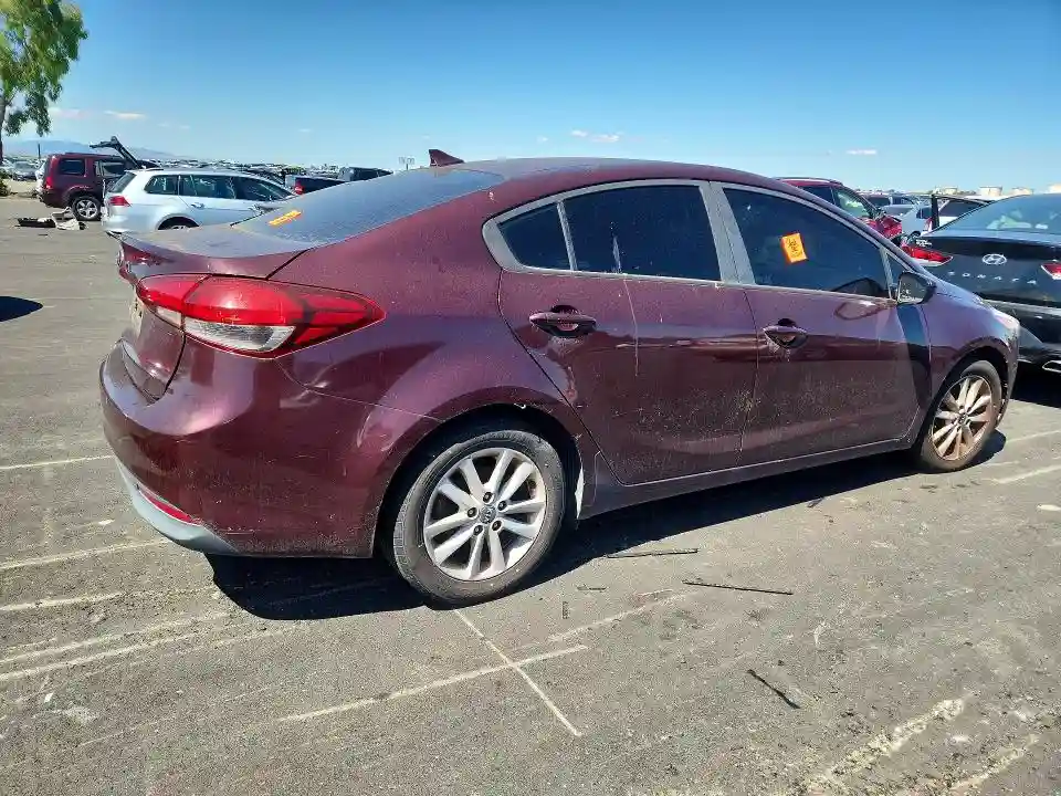 3KPFL4A75HE147003 2017 KIA FORTE-2