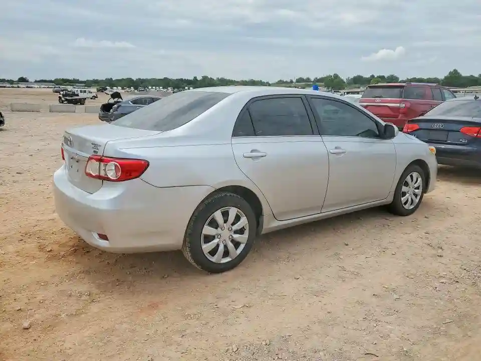 5YFBU4EE1DP142328 2013 TOYOTA COROLLA-2