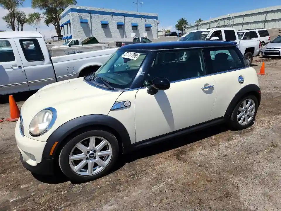 WMWSV3C52BTY23076 2011 MINI COOPER-0
