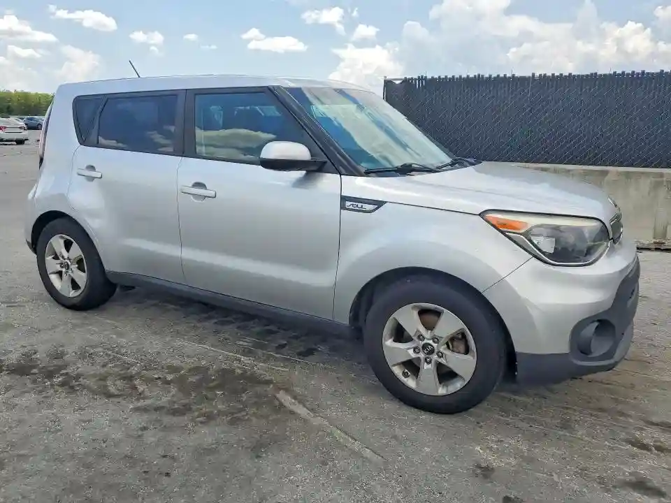 KNDJN2A2XJ7619599 2018 KIA SOUL BASE-3