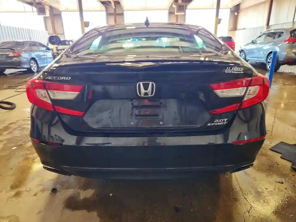 1HGCV2F3XJA051837 2018 HONDA ACCORD-5