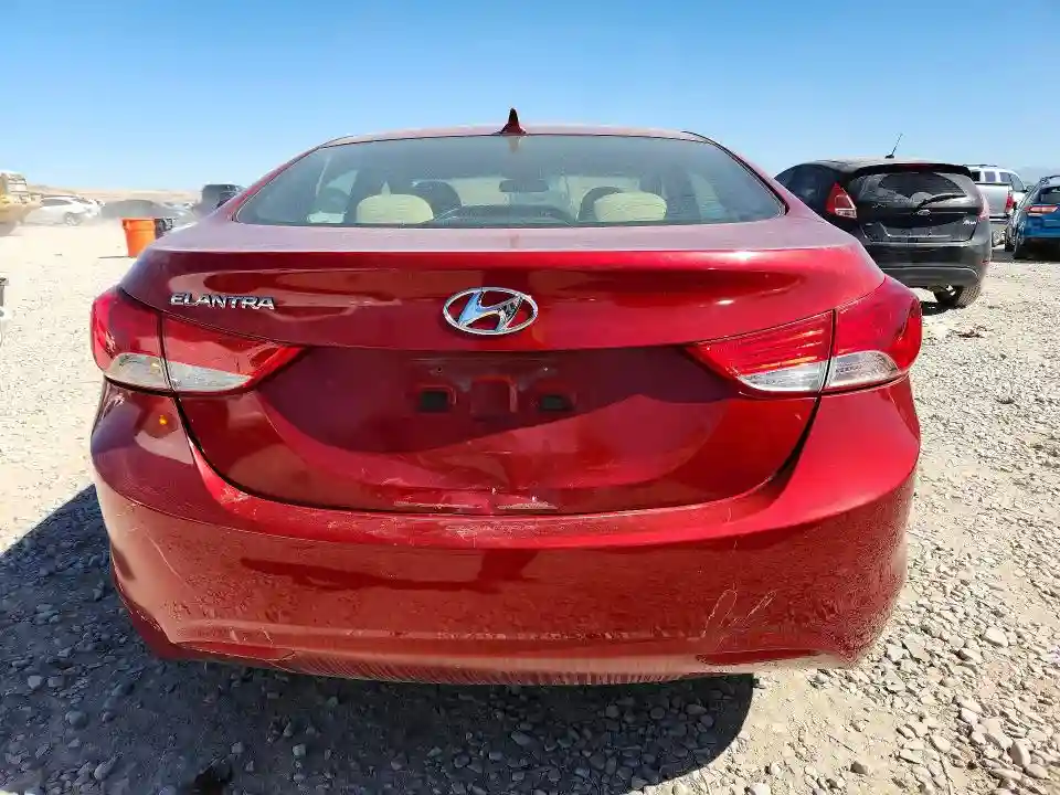 5NPDH4AE8DH212987 2013 HYUNDAI ELANTRA-5