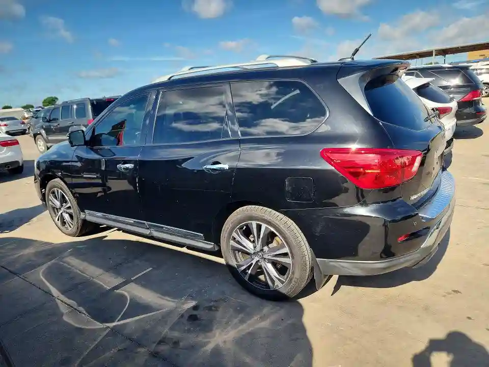 5N1DR2MN2HC623909 2017 NISSAN PATHFINDER-1