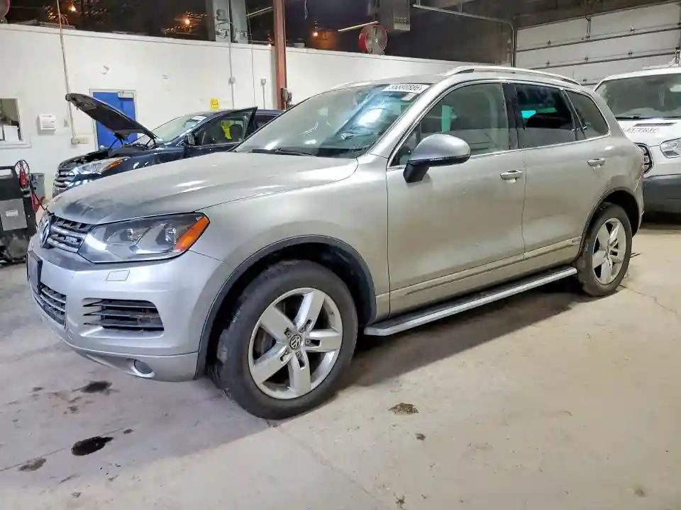 WVGFG9BP1BD004991 2011 VOLKSWAGEN TOUAREG-0