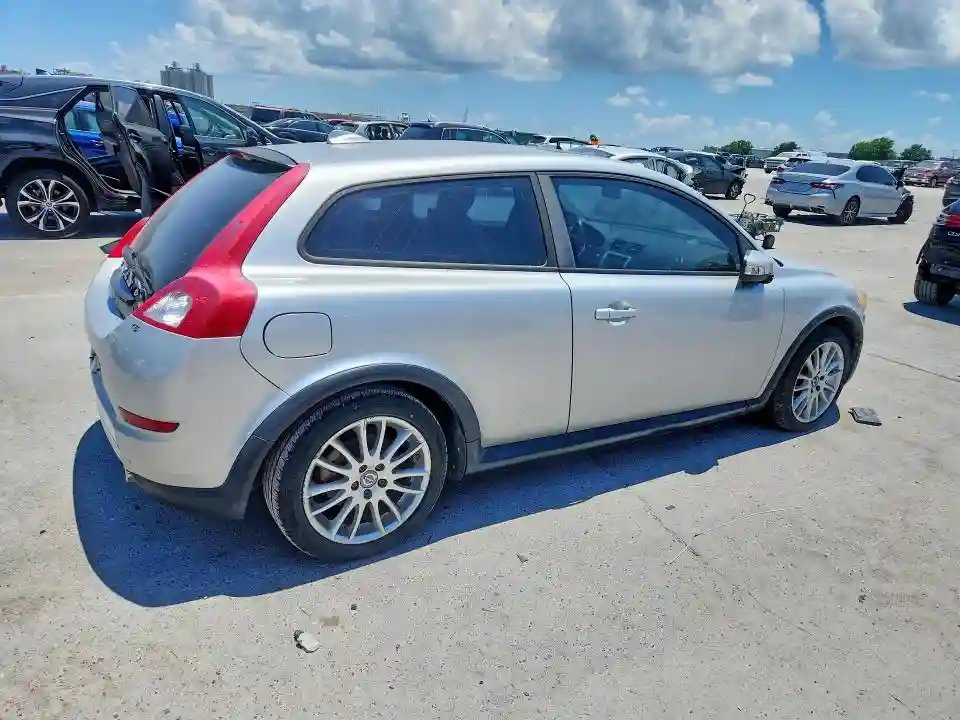 YV1672MK5B2205599 2011 VOLVO C30-2