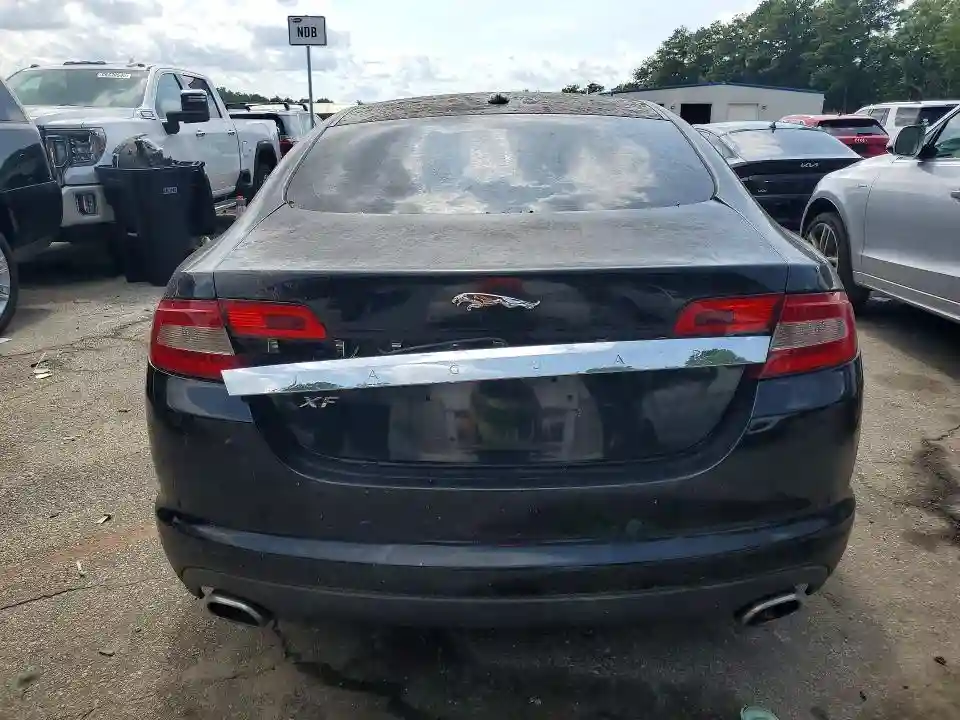 SAJWA0GB1BLS06896 2011 JAGUAR XF-5