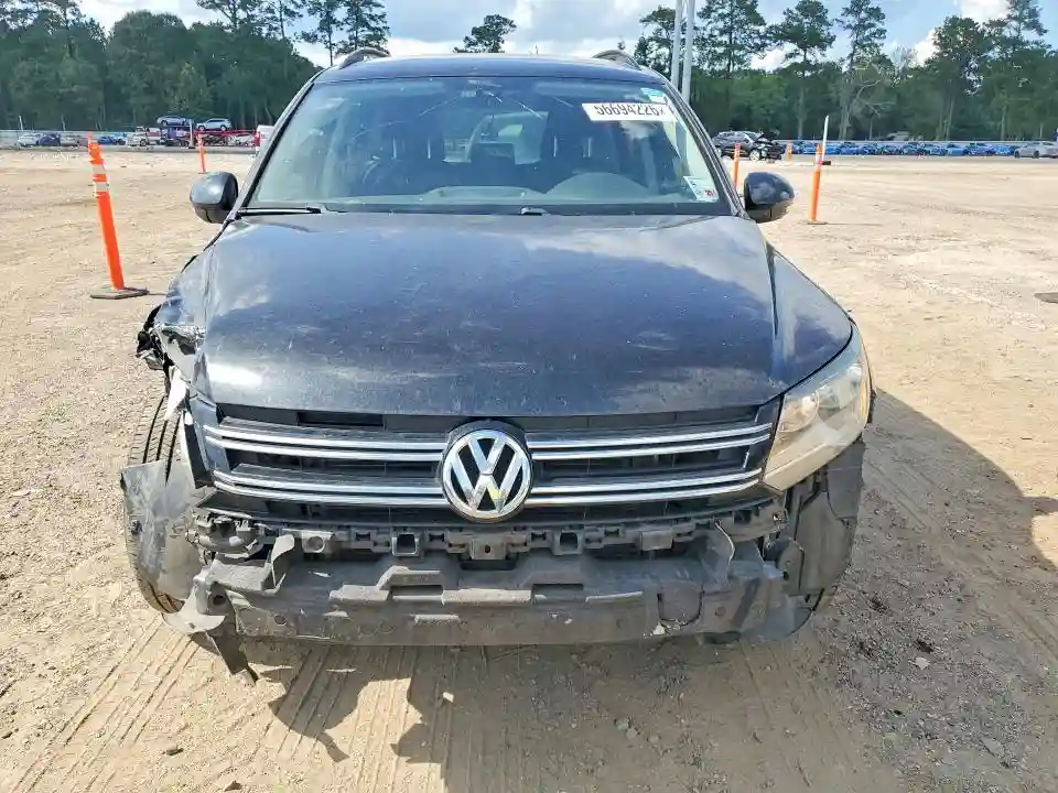 WVGAV7AX4GW517525 2016 VOLKSWAGEN TIGUAN-4