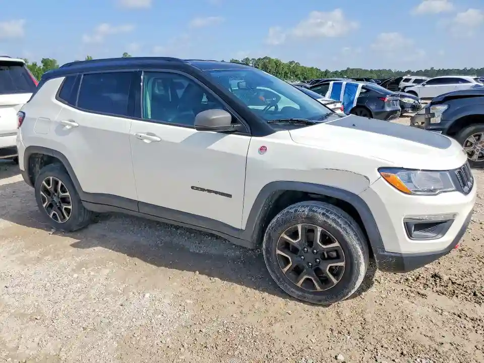 3C4NJDDB5KT795378 2019 JEEP COMPASS-3