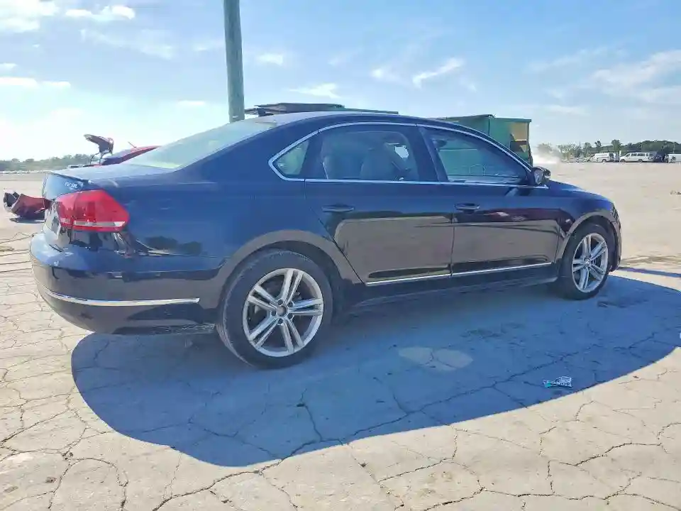 1VWCN7A39DC027828 2013 VOLKSWAGEN PASSAT-2