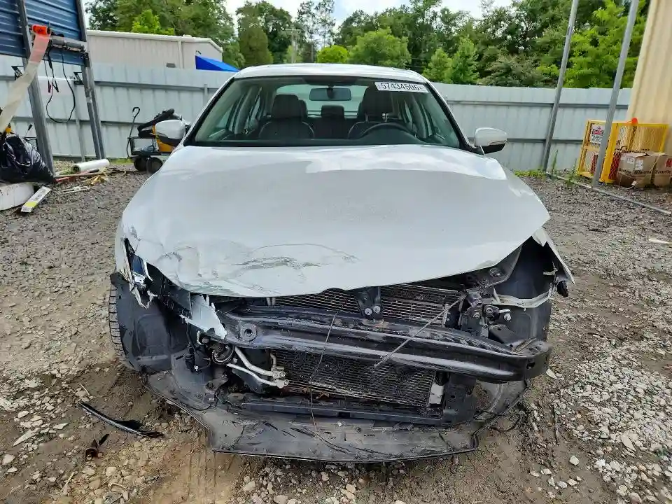 3VWDB7AJ0HM270525 2017 VOLKSWAGEN JETTA SE-4