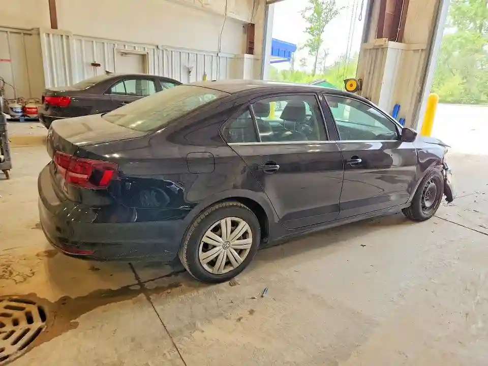 3VW167AJ6HM283058 2017 VOLKSWAGEN JETTA-2