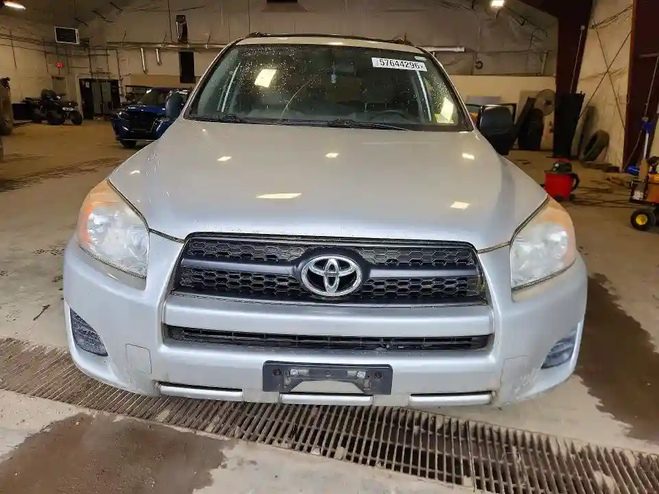2T3BF4DV3BW106199 2011 TOYOTA RAV4-4