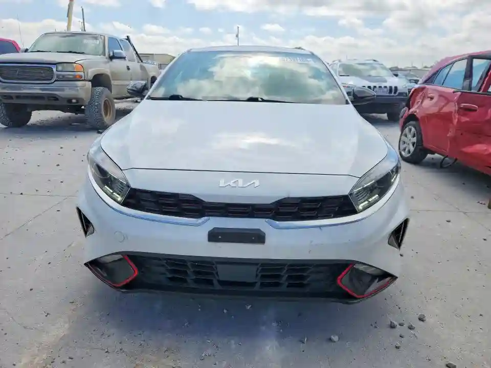 3KPF54AD6PE622396 2023 KIA FORTE-4
