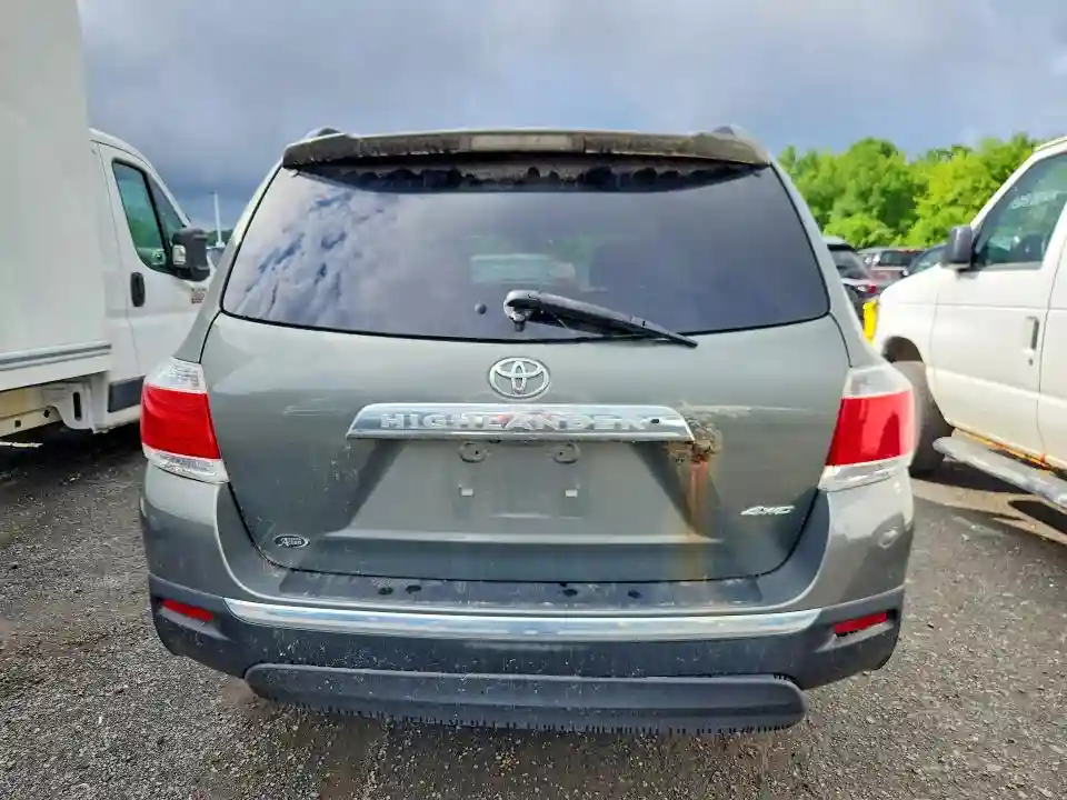 5TDBK3EH0BS053249 2011 TOYOTA HIGHLANDER-5