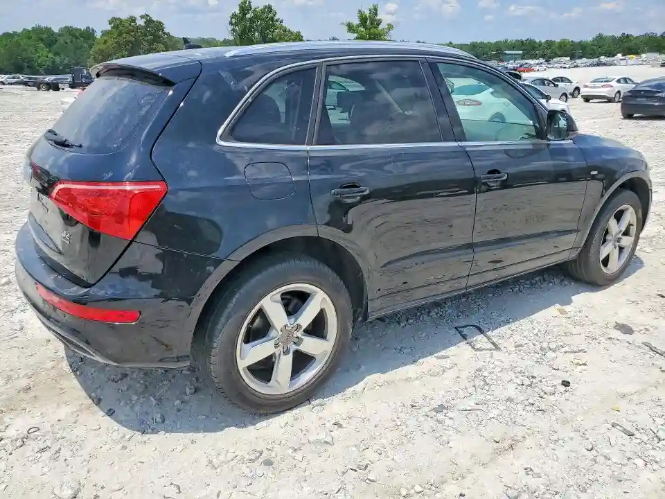 WA1DKAFP9BA077768 2011 AUDI Q5-2