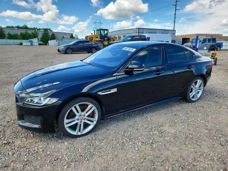 SAJAM4FV6JCP17040 2018 JAGUAR XE-0