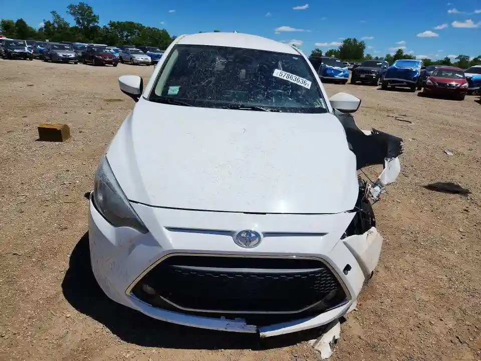 3MYDLBYV8KY506075 2019 TOYOTA YARIS-4