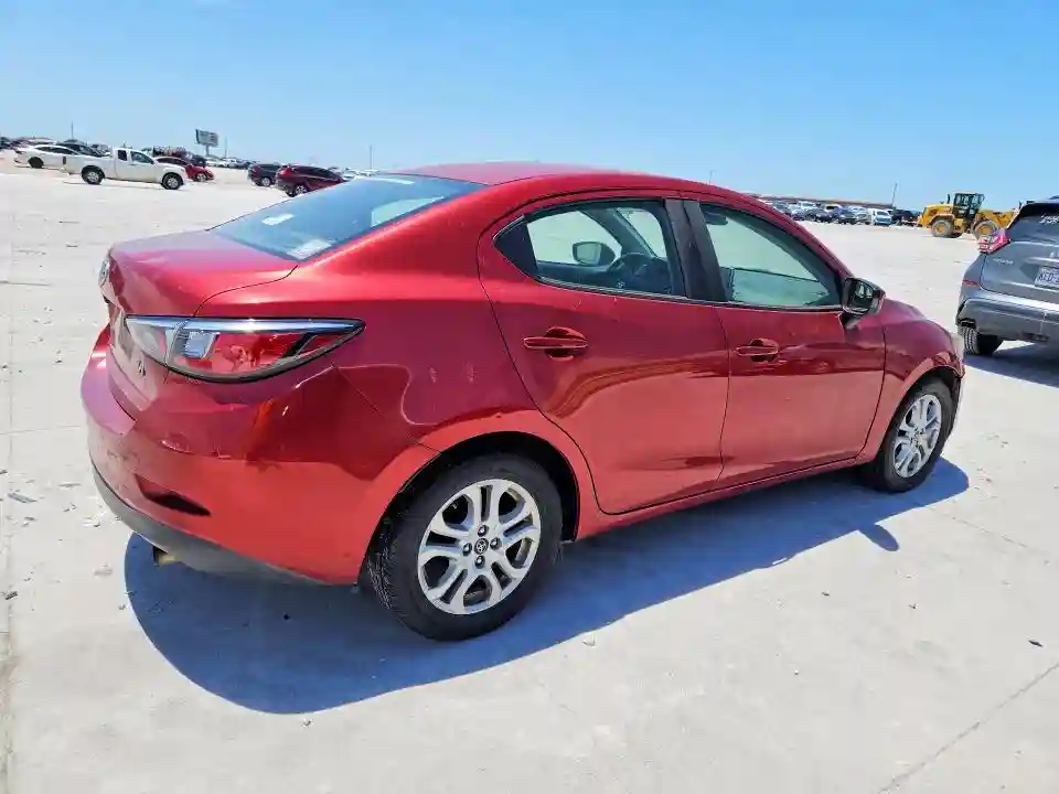 3MYDLBYV3JY323309 2018 TOYOTA YARIS-2