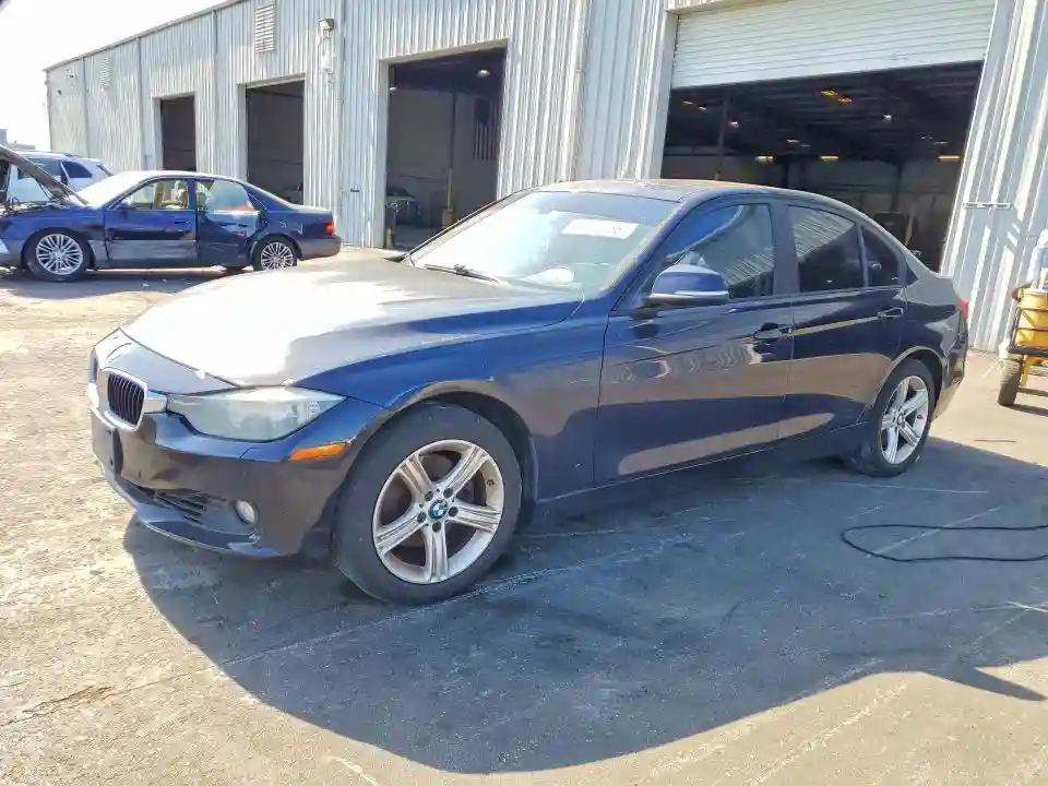 WBA3B5G59ENS06429 2014 BMW 3 SERIES-0
