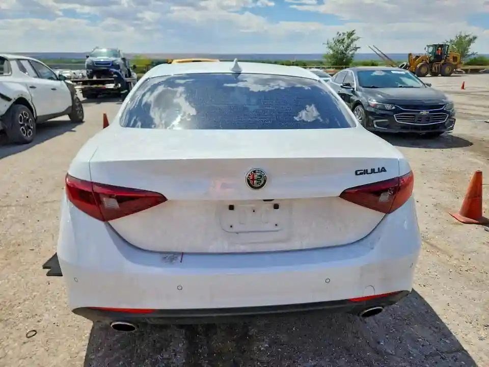 ZARFAMAN5M7646355 2021 ALFA ROMEO GIULIA-5