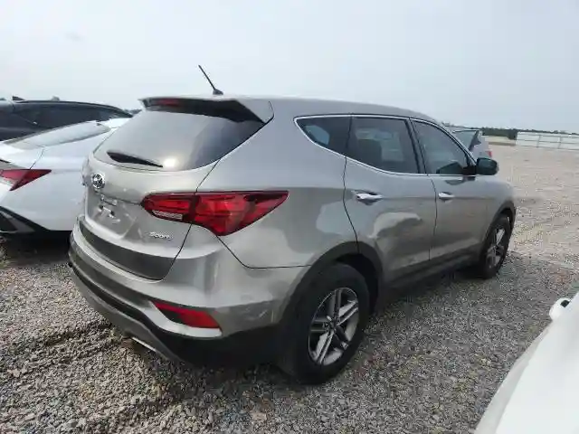 5NMZT3LB0JH104034 2018 HYUNDAI SANTA FE-2